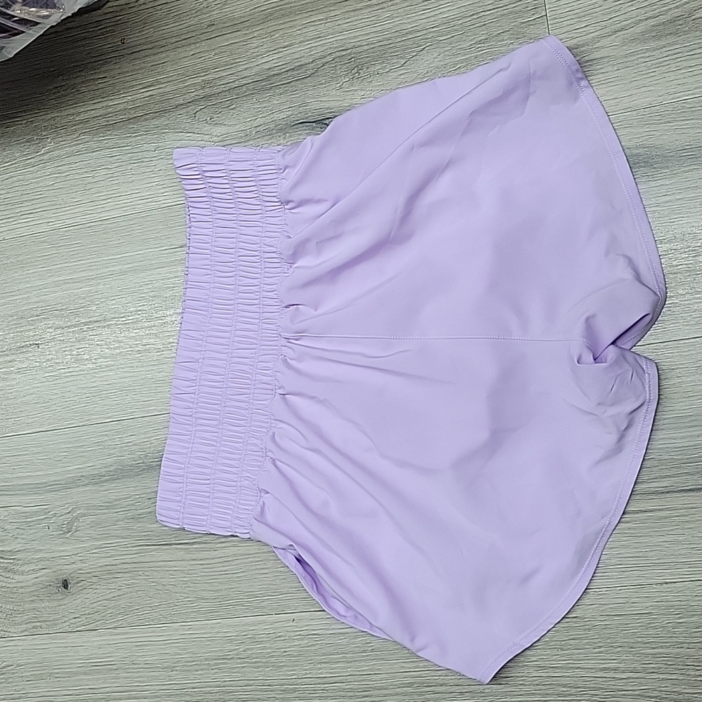 NIKE WOMEN'S SHORTS. - Picture 3 of 5